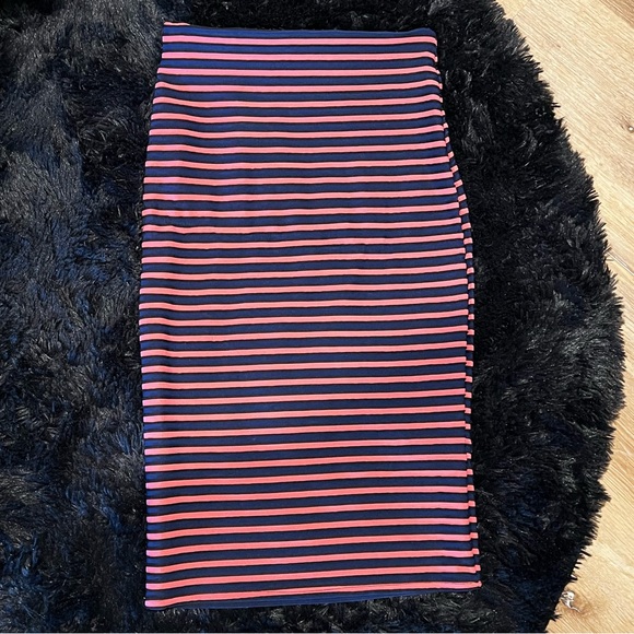 Top Shop Pencil Skirt - Picture 2 of 2